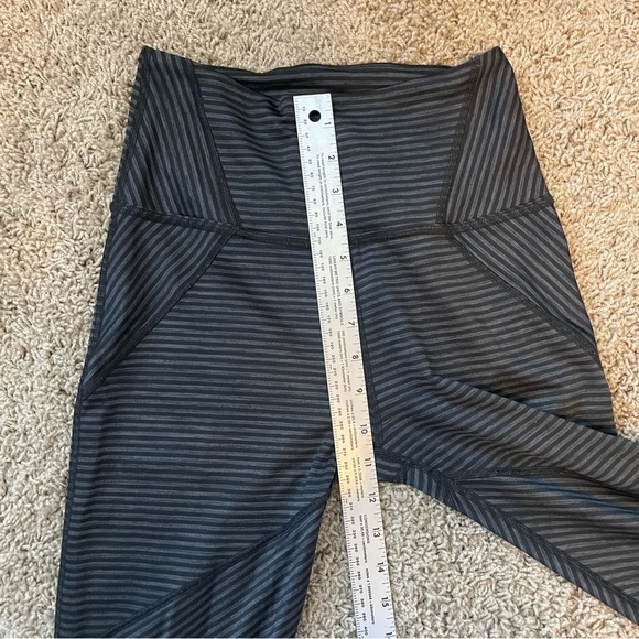 Beyond Yoga Stripe Essential Legging Size S black grey - Picture 8 of 12